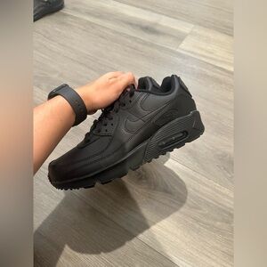 NIKE FORCÉ AIR 1 BIG KIDS SHOES BRAND NEW NEVER WORN SIZE 7Y